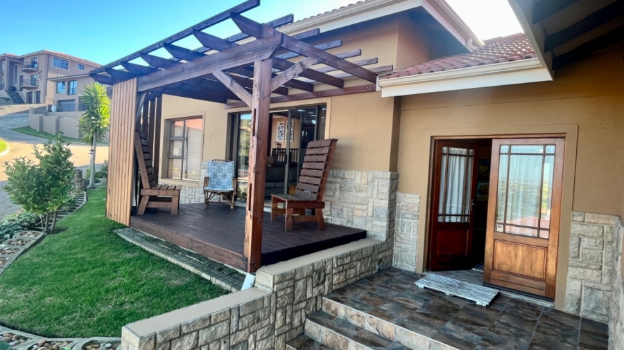 3 Bedroom Property for Sale in Avonddans Western Cape